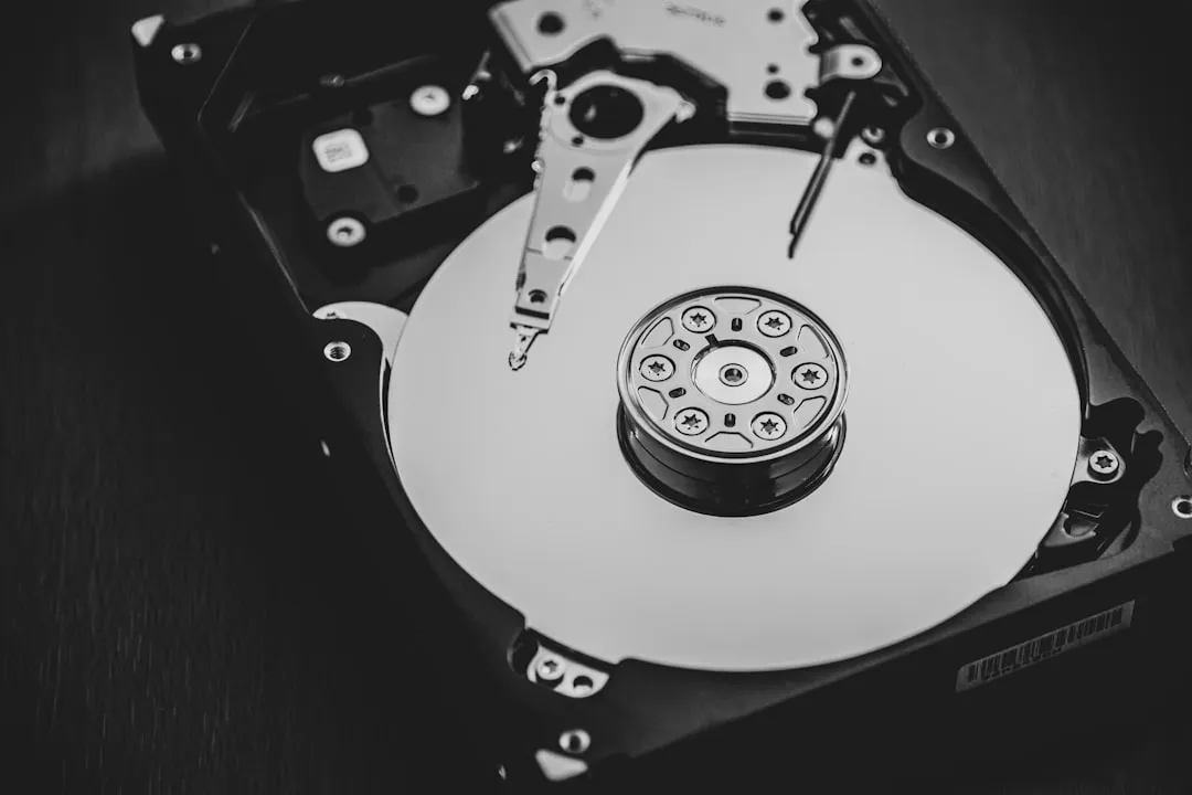 活性炭吸附箱在VOCs治理中的关键作用与应用优势