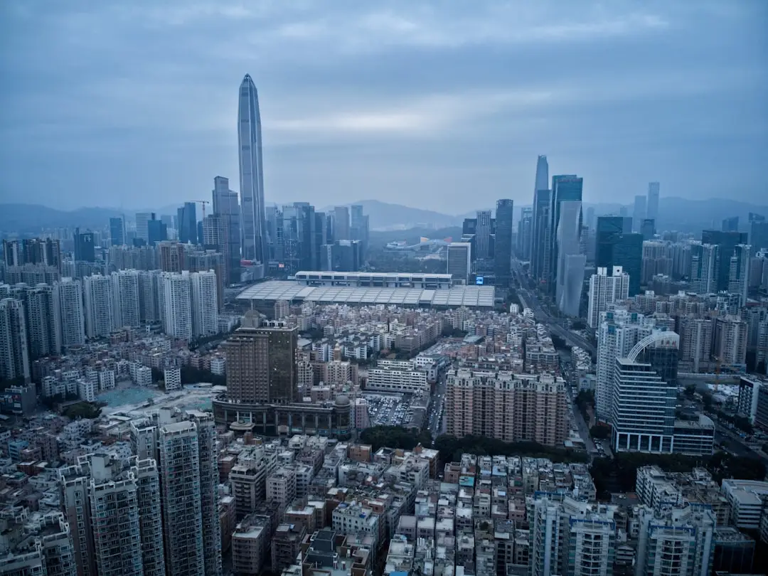 活性炭吸附箱与UV光解设备在化工废气治理中的组合工艺对比分析
