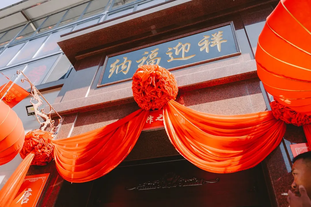 电镀行业废水处理设备选型对比：炫炫环保旋流板塔与填料塔性能差异
